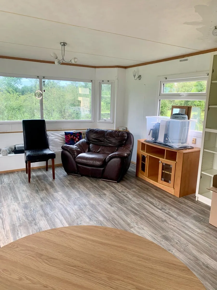 Mobile Home 38ft x 12ft - Image 2