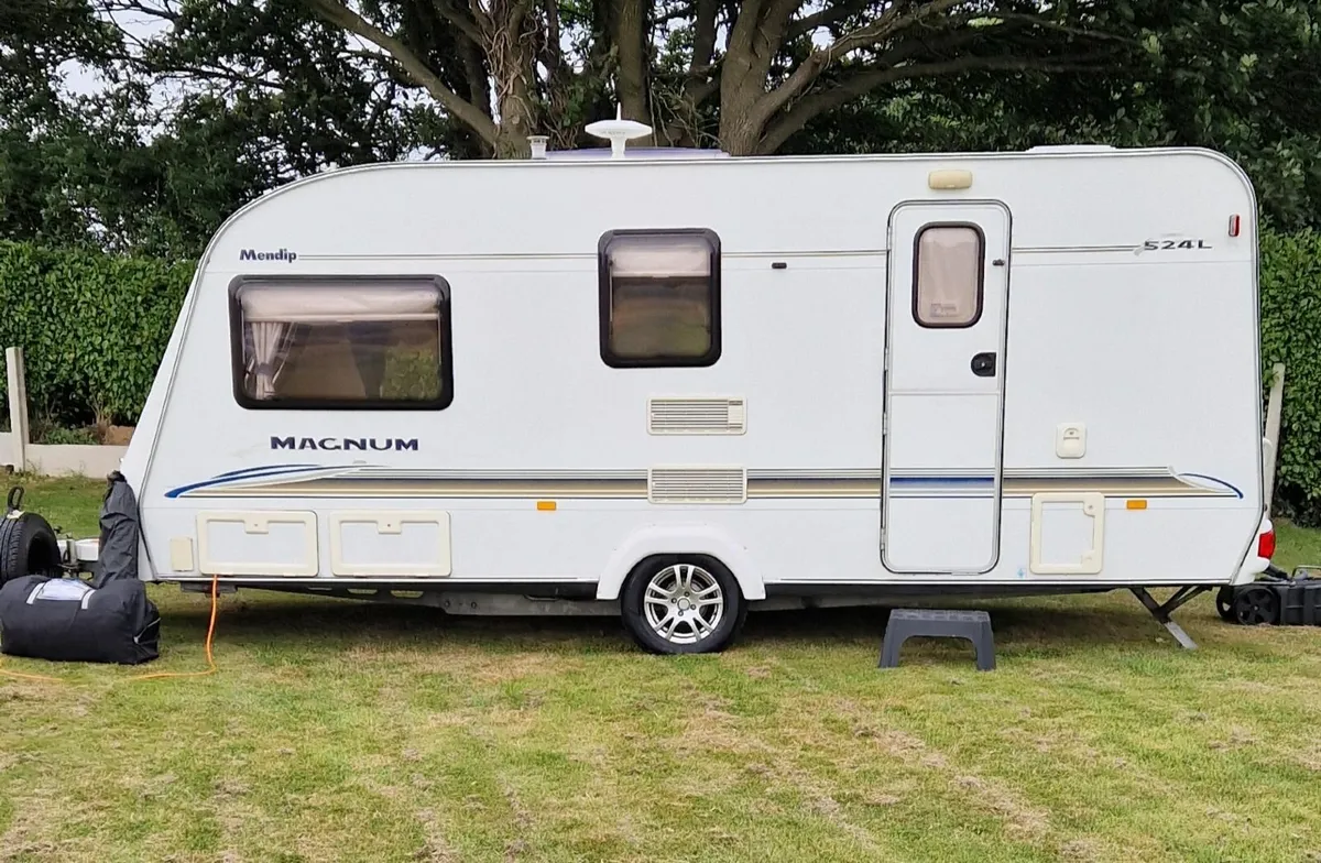 Magnum Caravan - Image 1