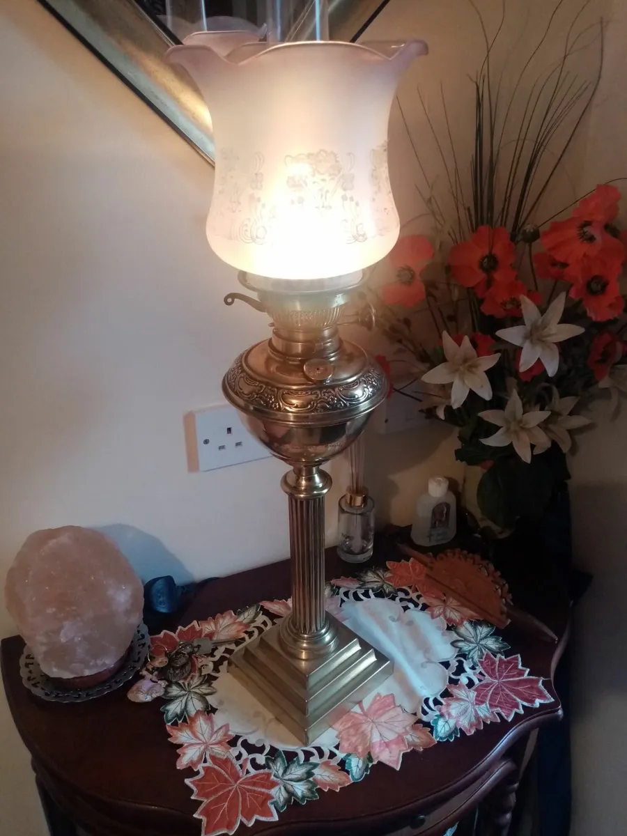 2 victorian Oil lamps - Image 3