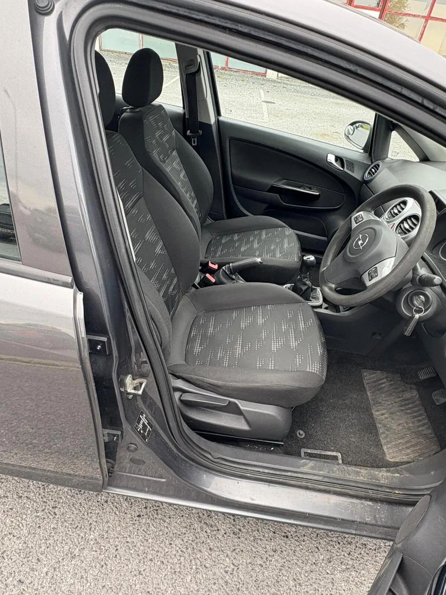 Opel Corsa 2011 - Image 4