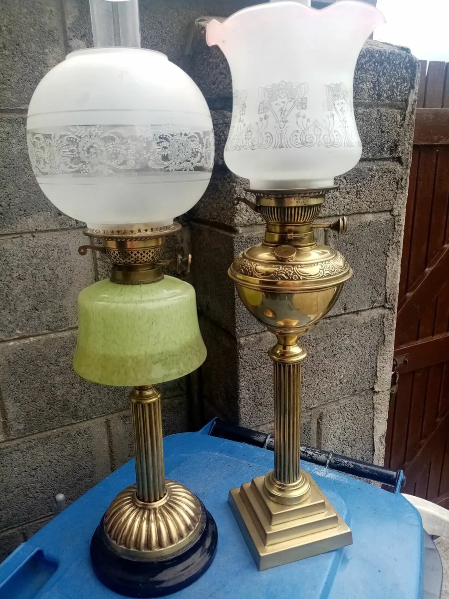 2 victorian Oil lamps - Image 1