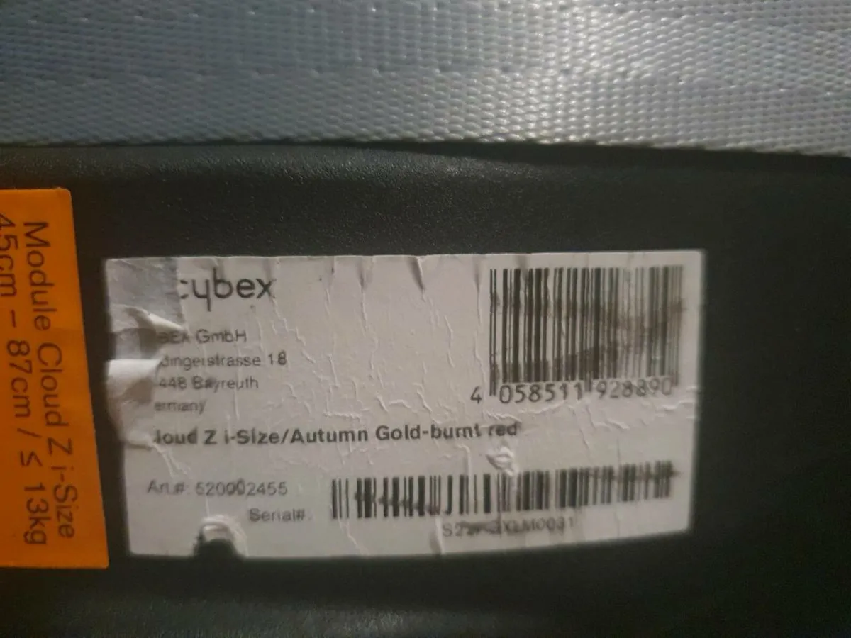 Cybex CloudZ isize with isofix base &infant insert - Image 3