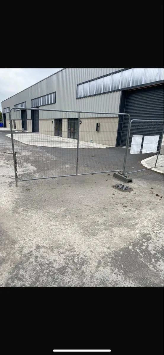 2 Block Grabs + Harris Fencing - Image 4