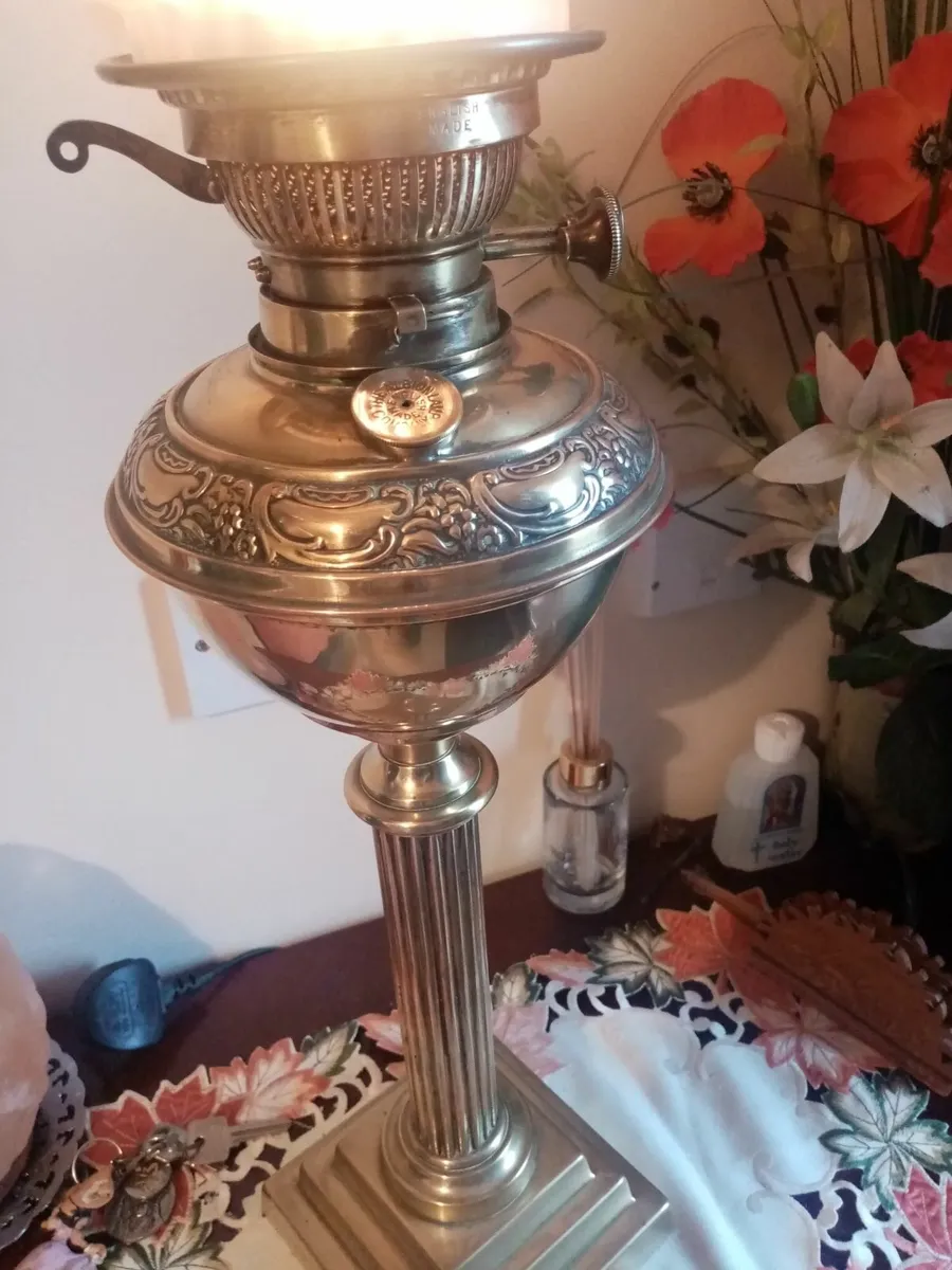 2 victorian Oil lamps - Image 4