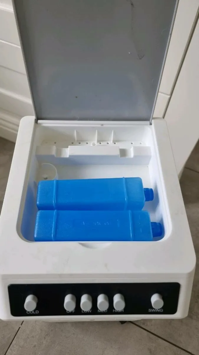 Portable air conditioning unit. - Image 3