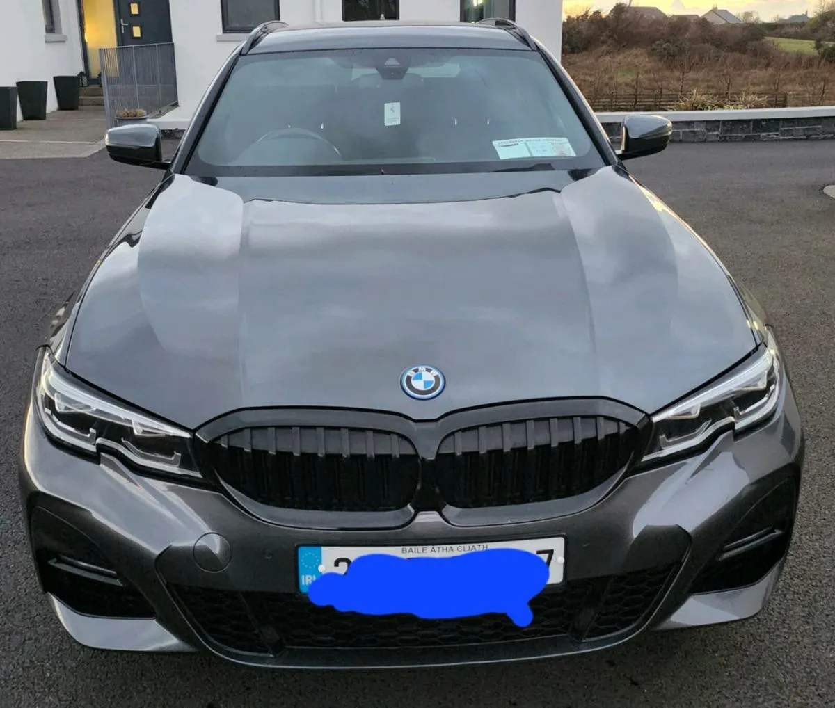 BMW 330E M-SPORT TOURING - Image 2