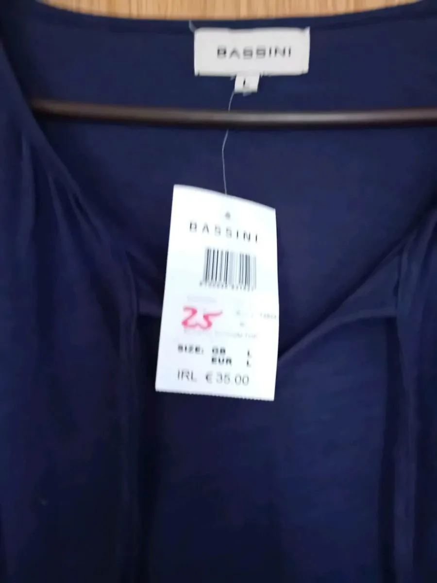 Ladies Top  -Size large - Image 2