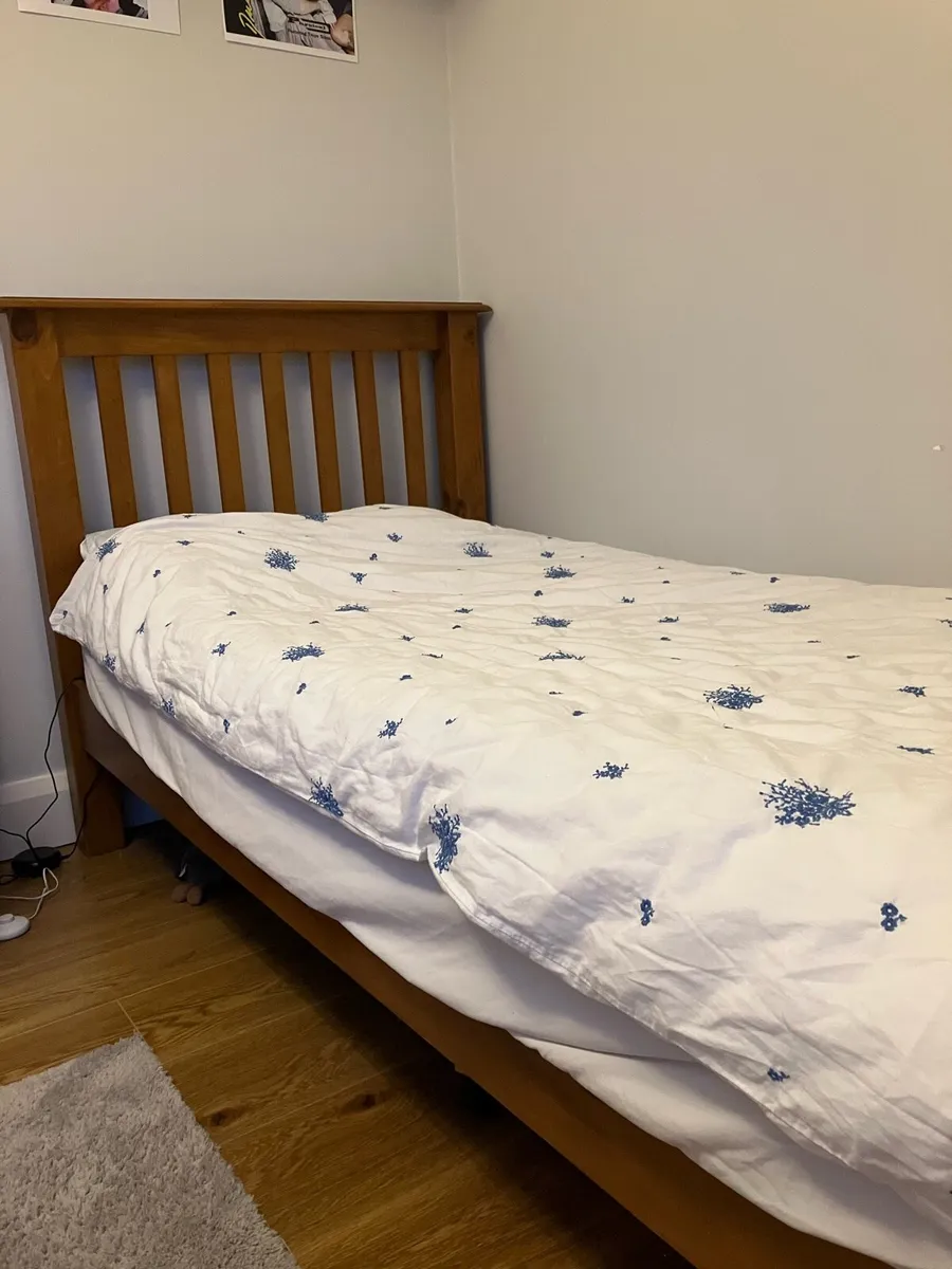 Single bed - Image 1
