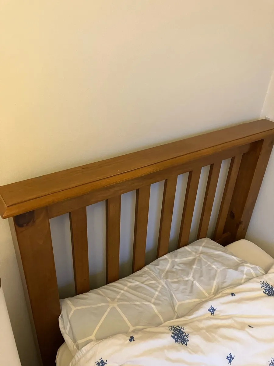 Single bed - Image 2