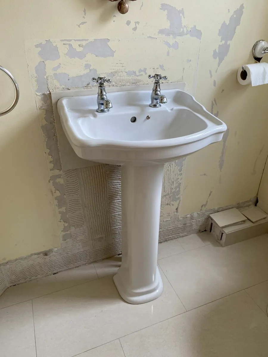 Sink with Pedestal and Taps - Image 1