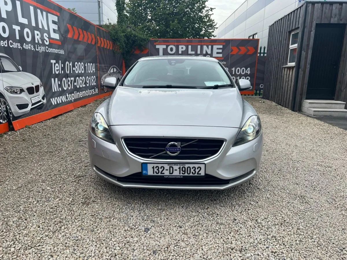 Volvo V40 1.6 D2 SE Luxury NAV 115BHP 5 5DR 40 Se - Image 3