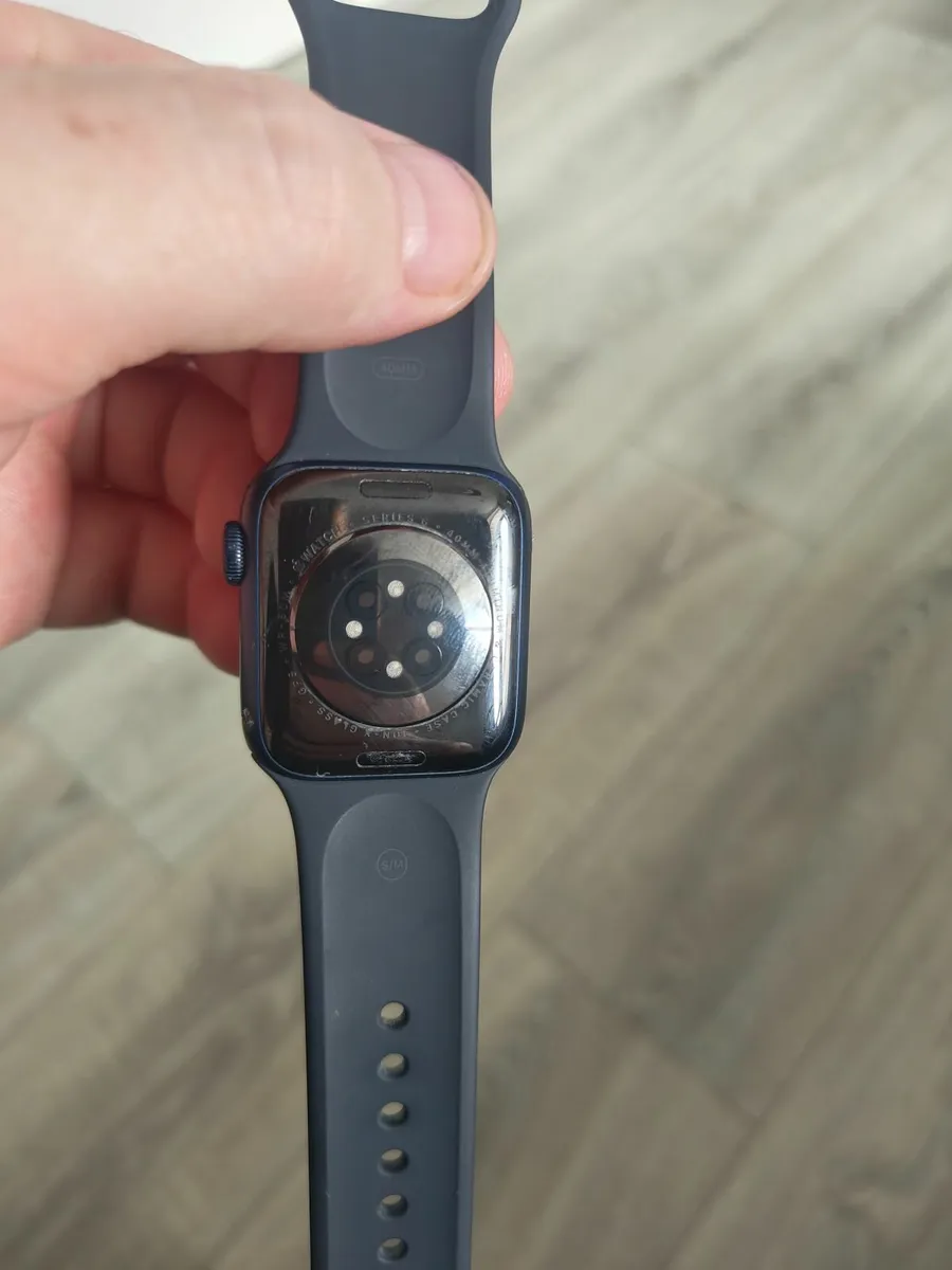 Genuine Apple SE 40ML Watch - Image 2