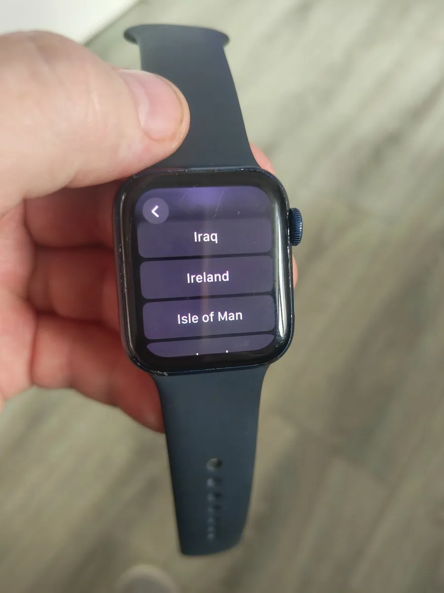 Genuine Apple SE 40ML Watch - Image 3