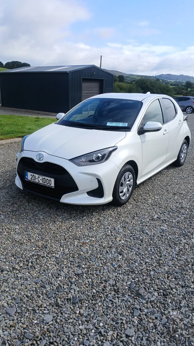 Toyota Yaris 1.0 Petrol Auto. - Image 3