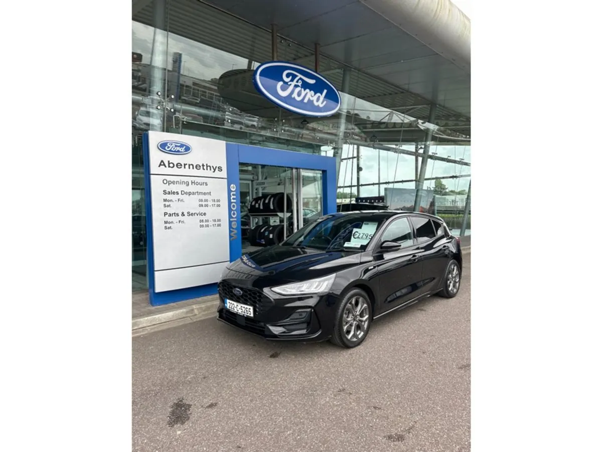 Ford Focus St-line Style 5DR 1.0t 12 125 M6 4 - Image 1