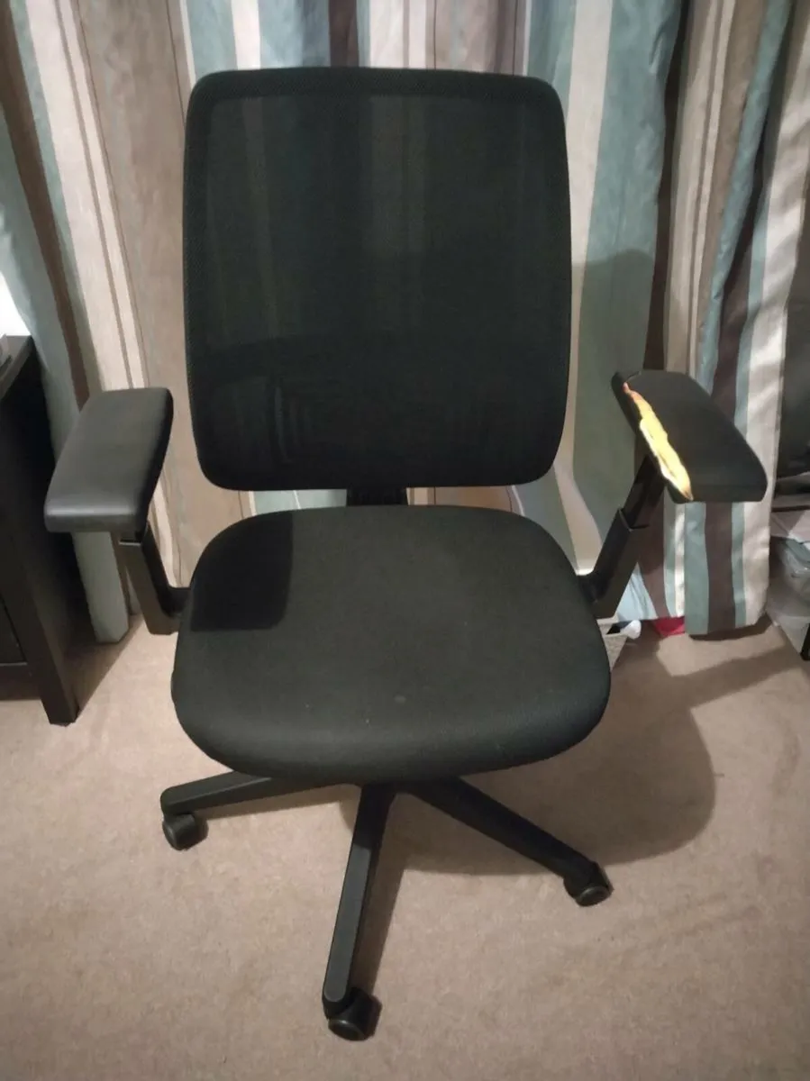 Office chair - Image 1