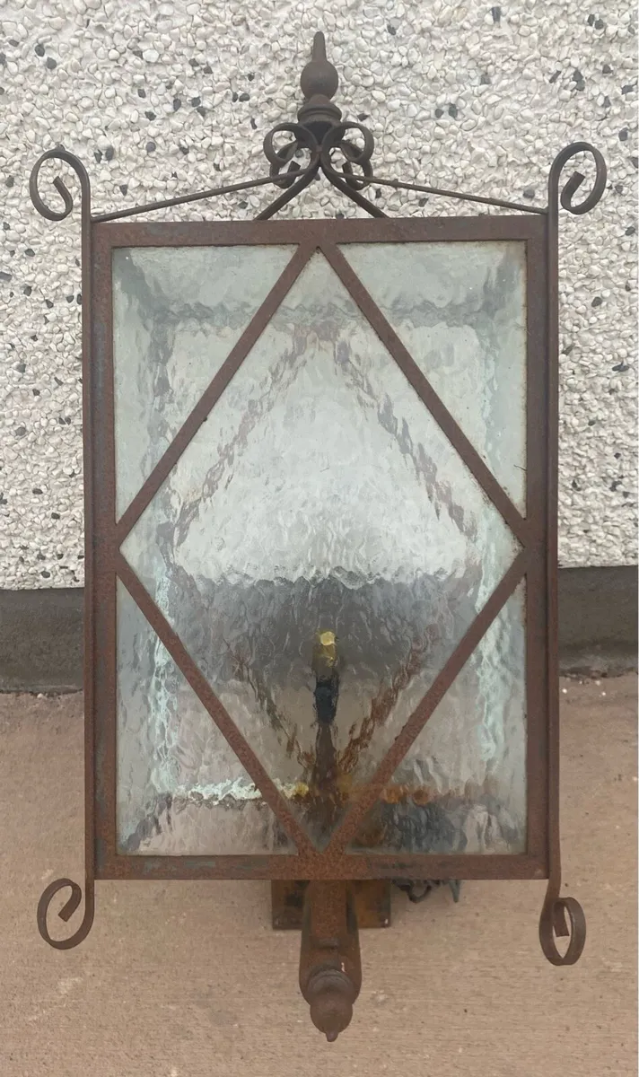 Antique Outdoor Light - Image 3
