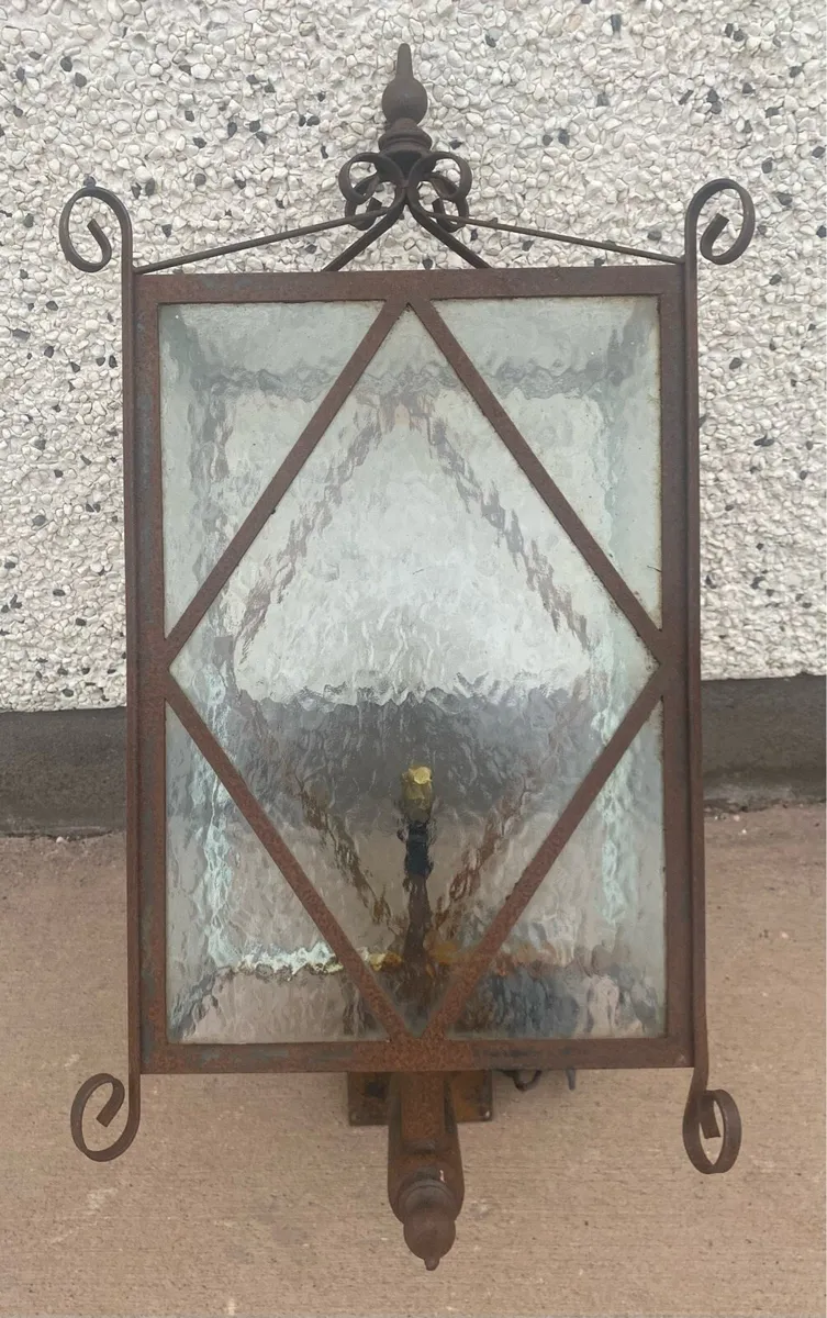 Antique Outdoor Light - Image 4