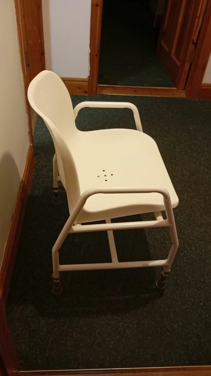 DISABLED BATH SEAT (FREE) - Image 2