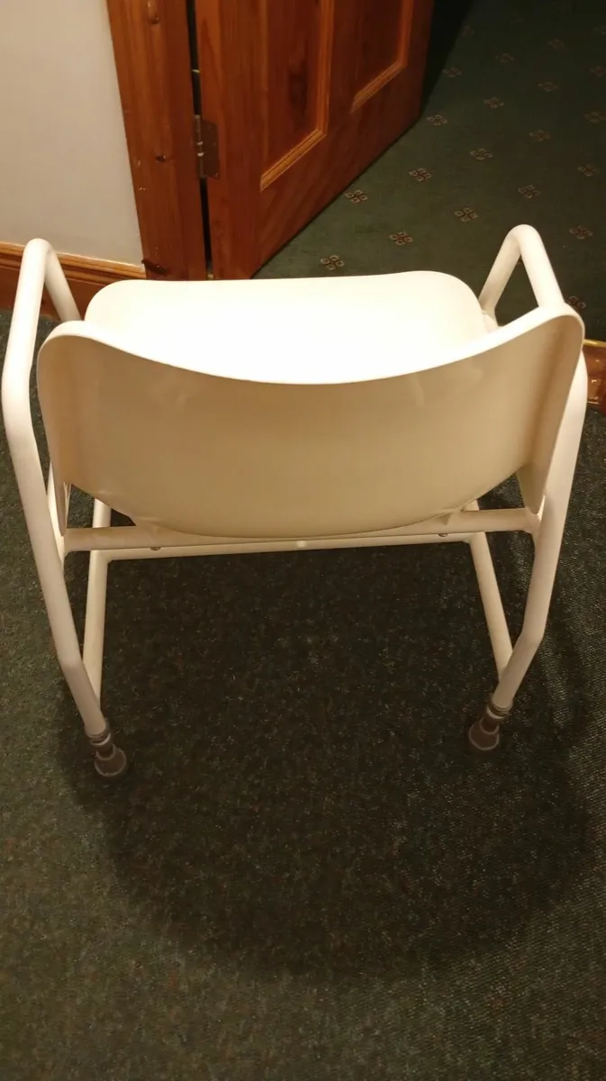 DISABLED BATH SEAT (FREE) - Image 4
