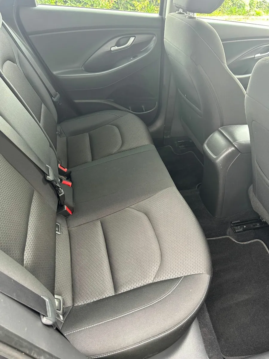 Hyundai i30 191 Fastback Turbo-GDI 1.0 Low Mileage - Image 4