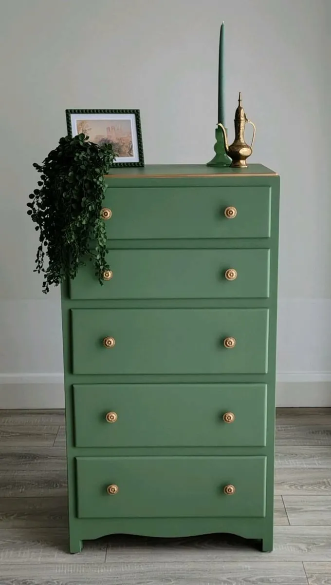 Vintage chest of drawers - Image 1