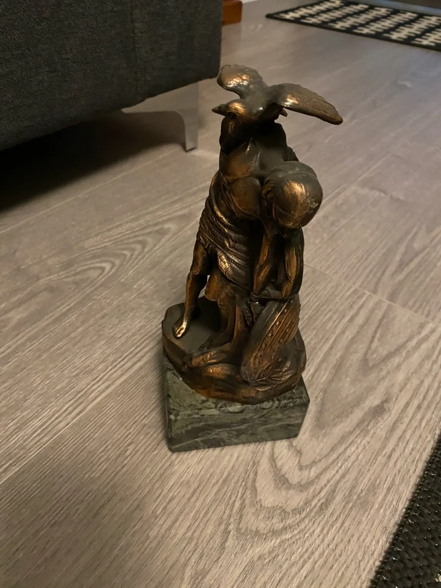 Bronze statue - Image 3