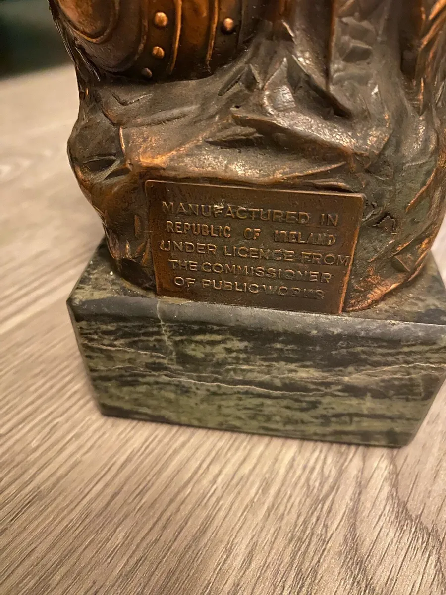 Bronze statue - Image 4