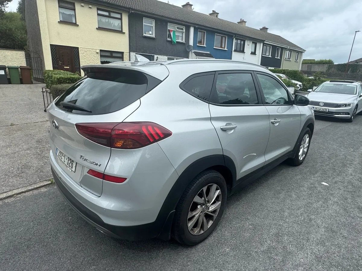 HYUNDAI TUCSON NCT AND TAX LOW KMS - Image 3