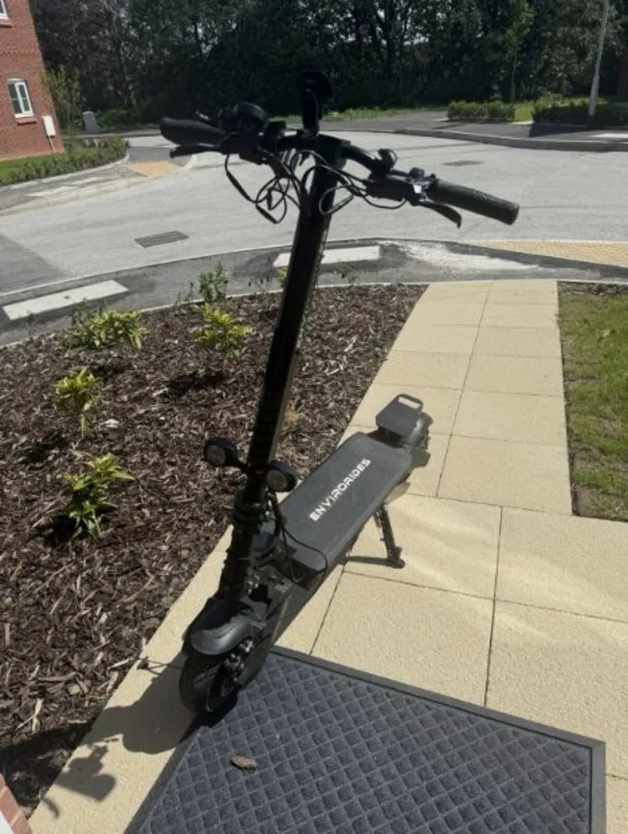 Black Electric Scooter EnviroRides F1+ - Image 1