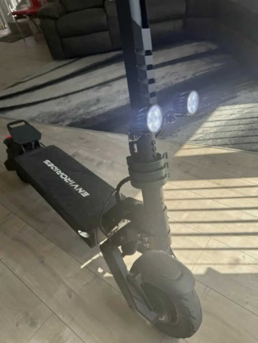 Black Electric Scooter EnviroRides F1+ - Image 4