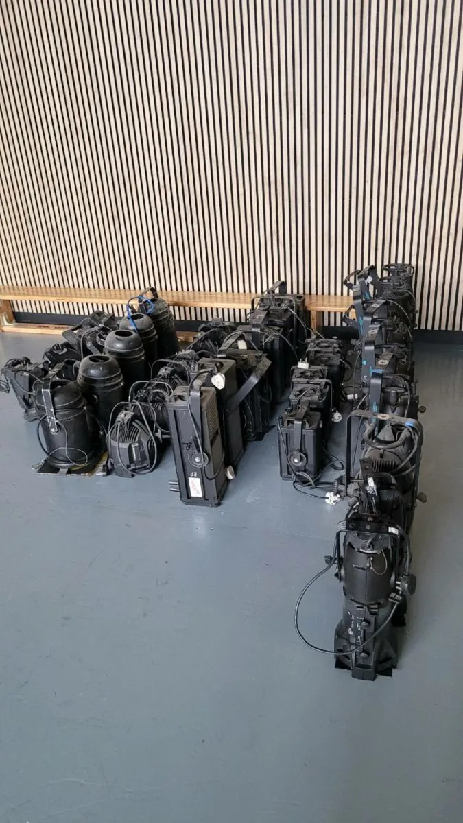 Stage lighting - Image 1