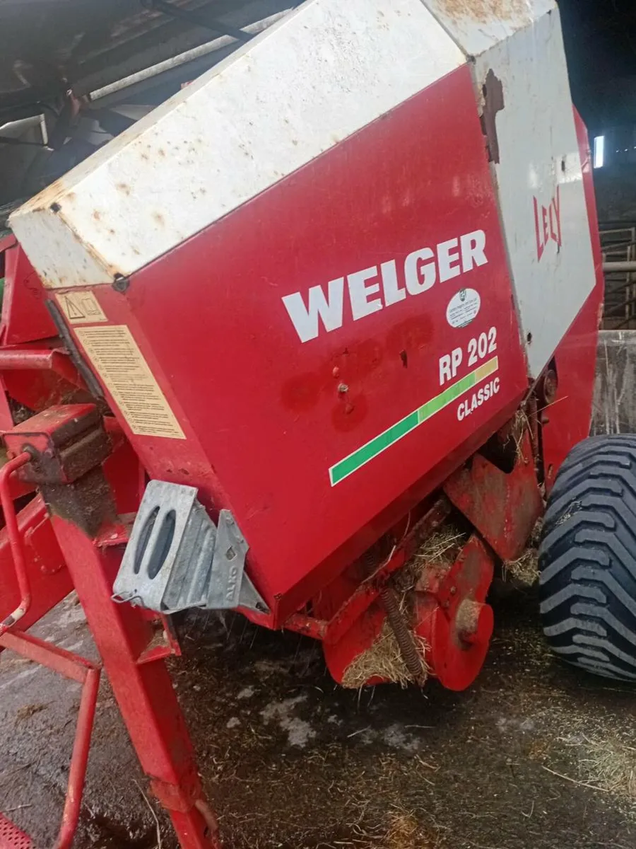 Welger 202 baler - Image 1