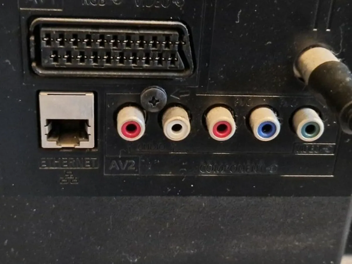 Panasonic 42 inch LED TV, Model TX-42AS520B - Image 4