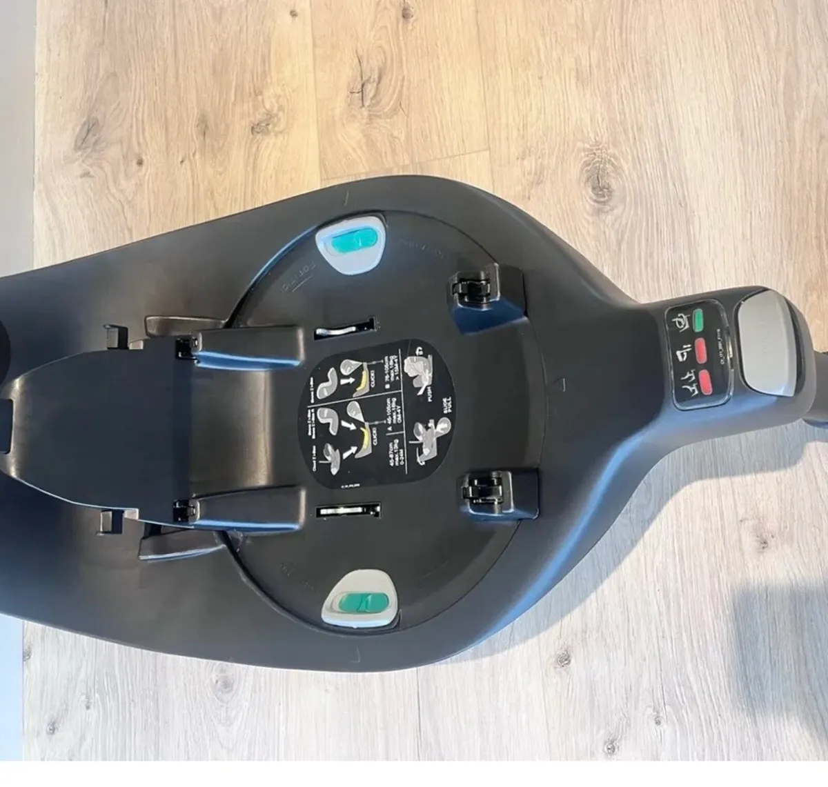Cybex Cloud  Rotating Car Seat and Isofix - Image 4
