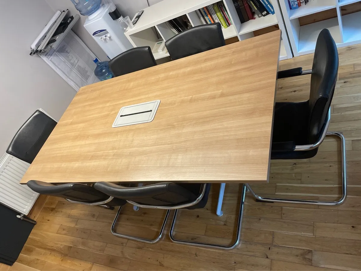 Meeting room table & chairs - Image 4