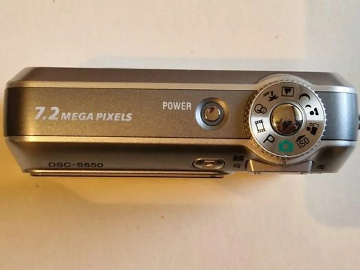Sony DSC-S650 7.2 Megapixels Digital Camera AS NEW - Image 3