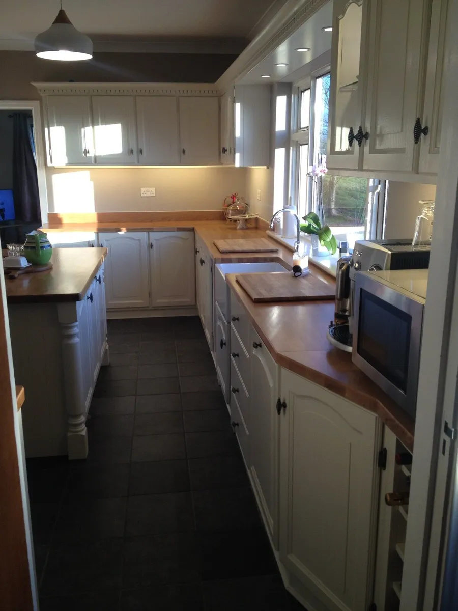 Kitchen & Island - Image 2