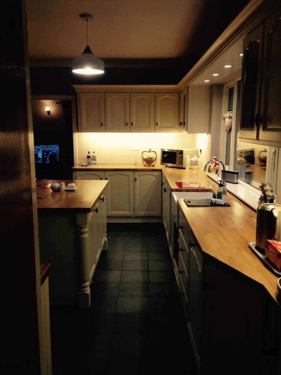 Kitchen & Island - Image 4