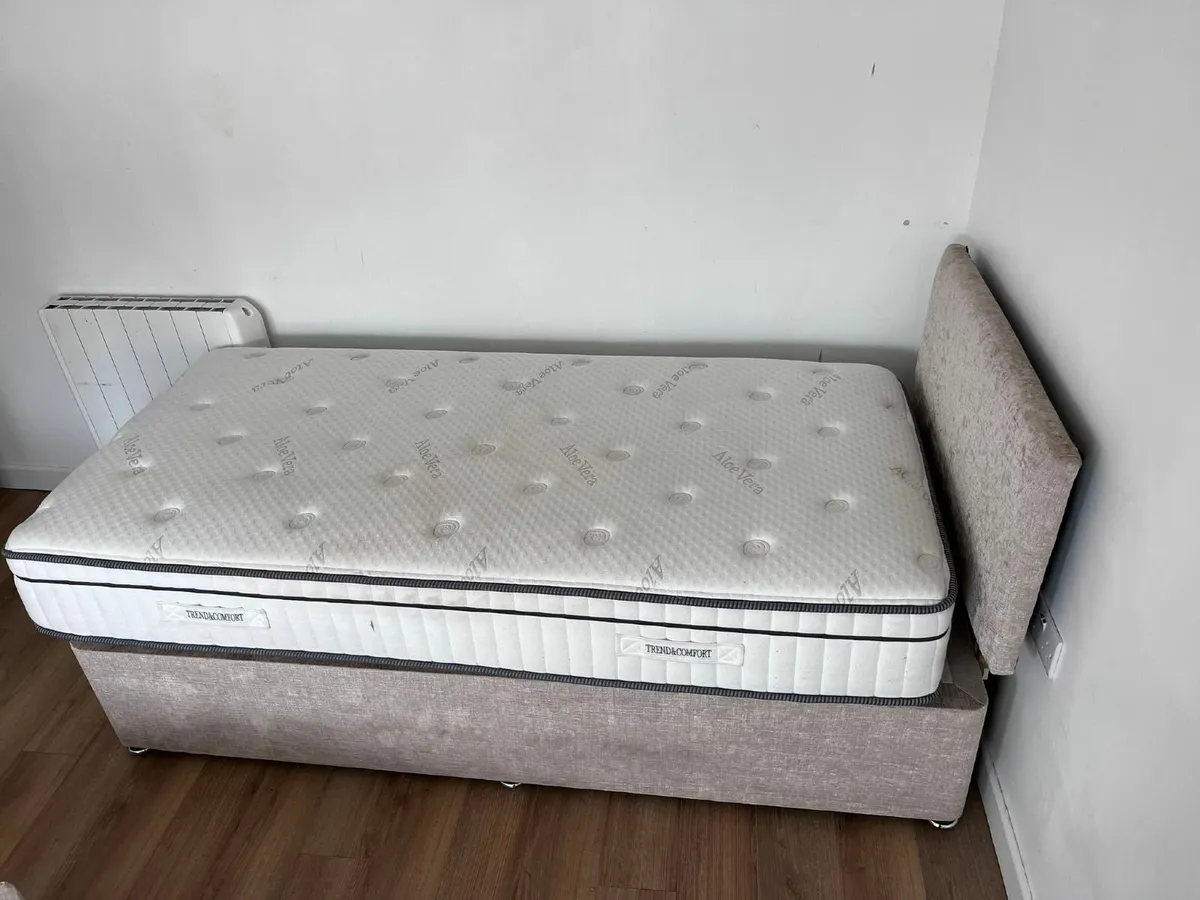 Beds - Image 1