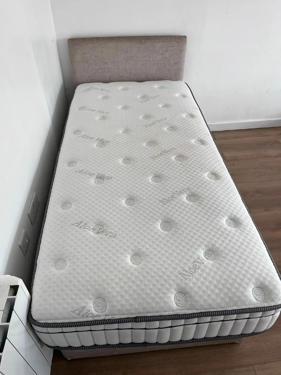 Beds - Image 2