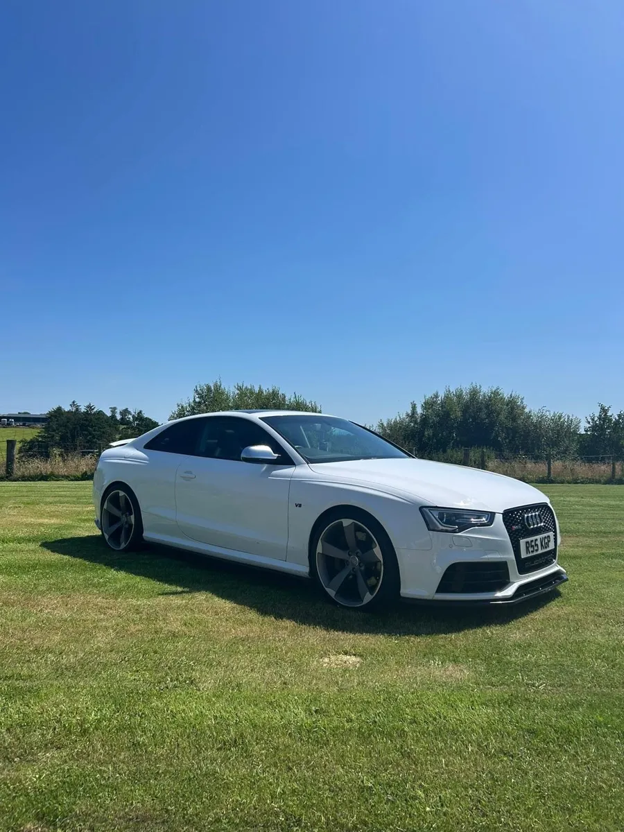 Audi RS5 2013 - Image 2