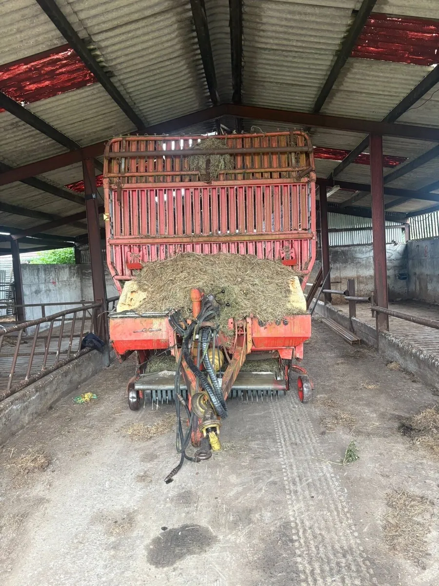 Krone silage wagon - Image 4