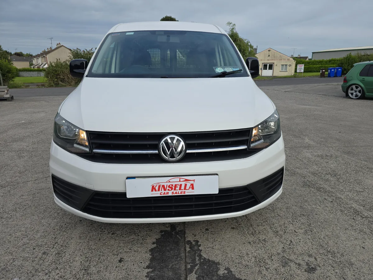 Volkswagen Caddy Maxi  2.0 tdi 2019 - Image 2