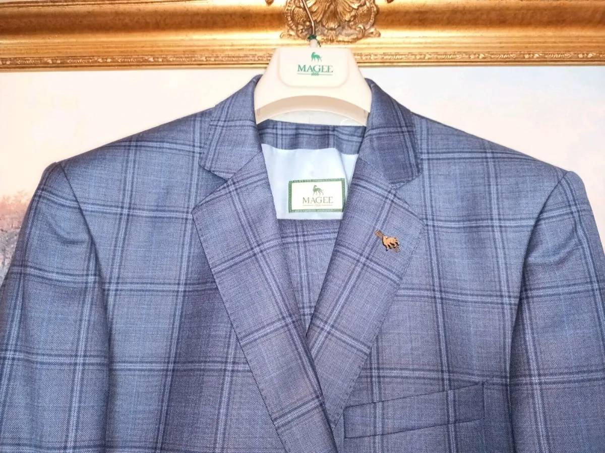 Magee Three Piece Suit - Image 2