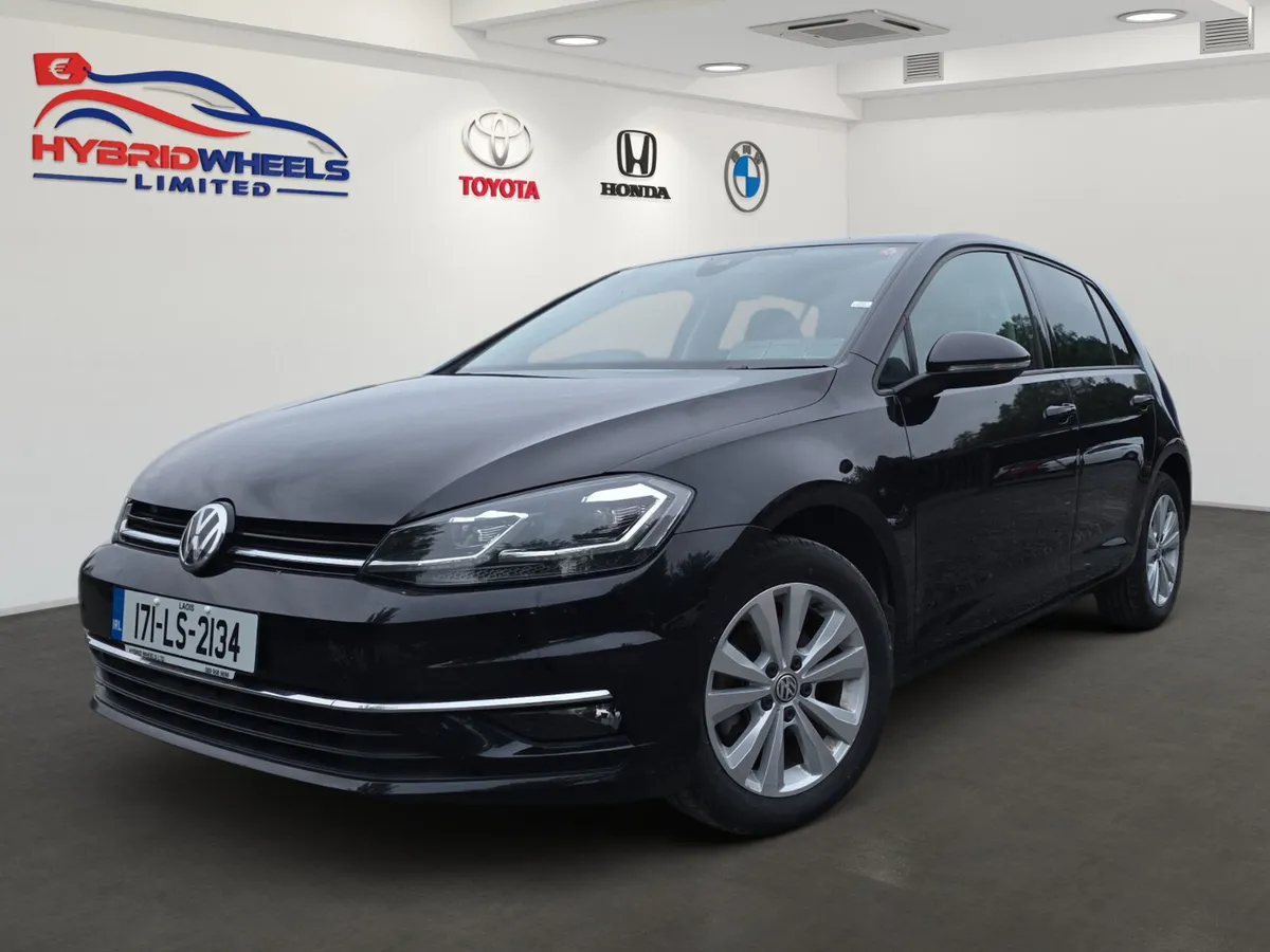 Volkswagen Golf 2017 (NEW SHAPE) 33k km only - Image 1
