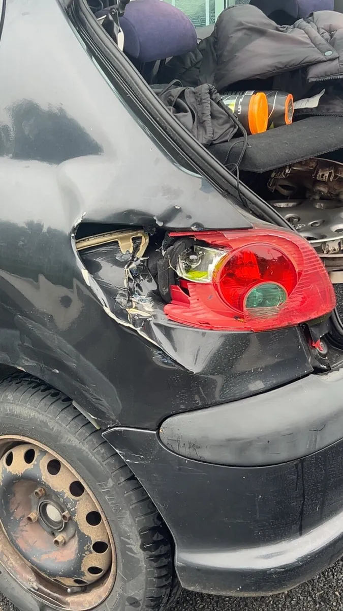Car - Image 3