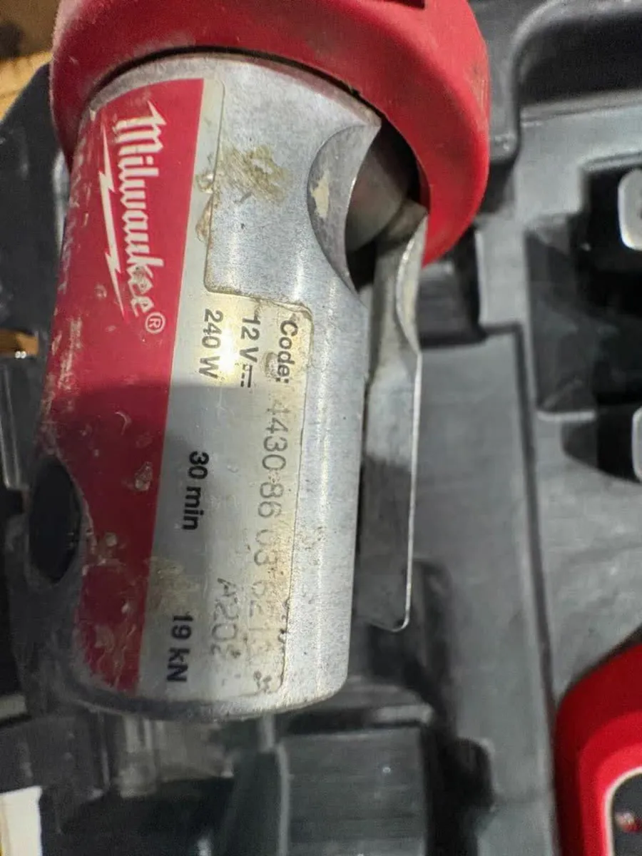 Milwaukee m12 force logic pipe press and jaws - Image 4