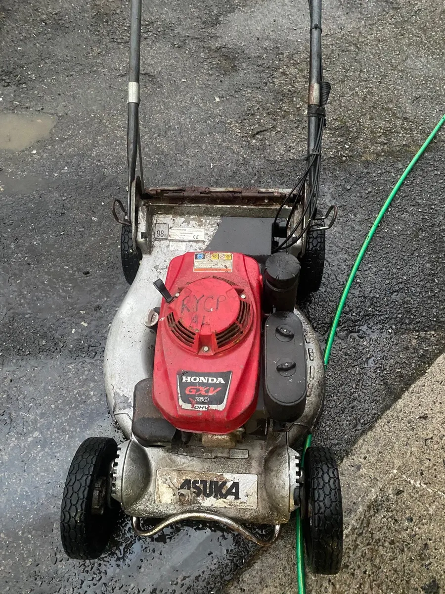 Honda push lawnmower - Image 1