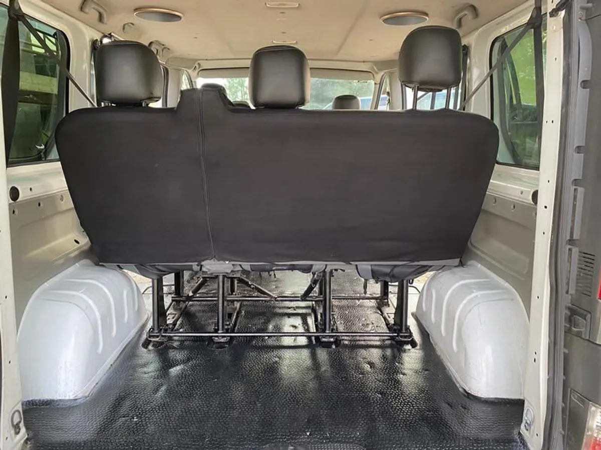 2011 Renault Trafic 9 Seater / Crew Cab / Van - Image 2